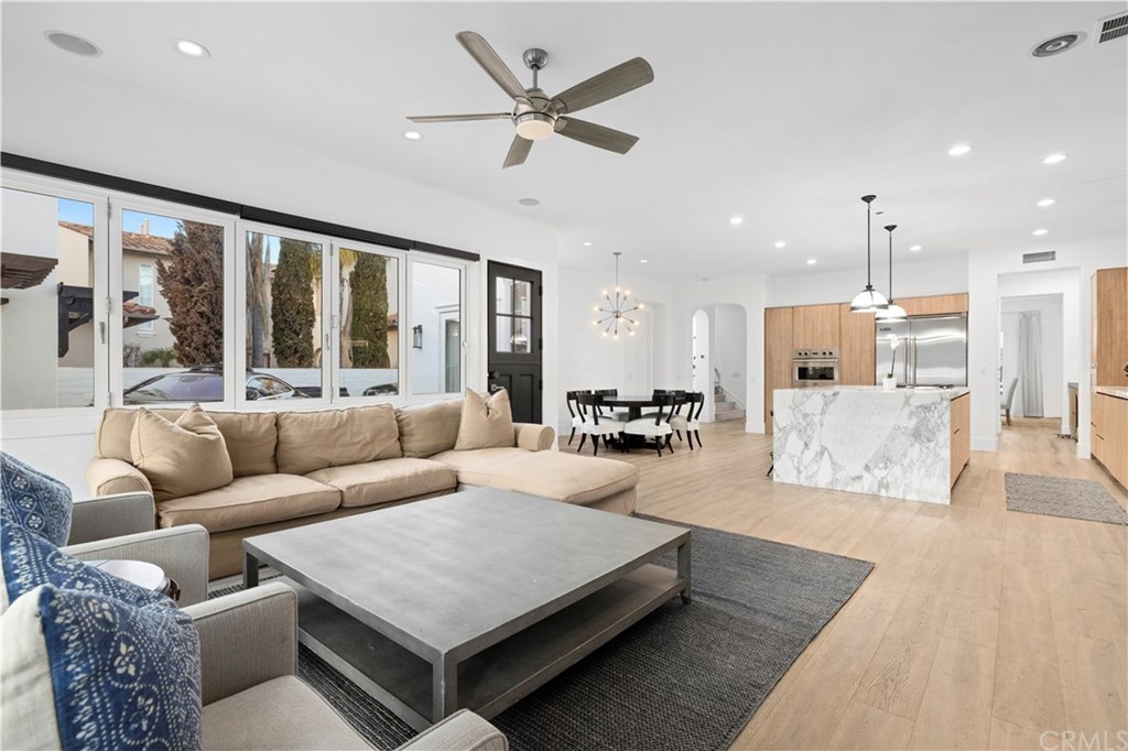 9 Seabluff Newport Beach, CA 92660 - Photo 11 of 39