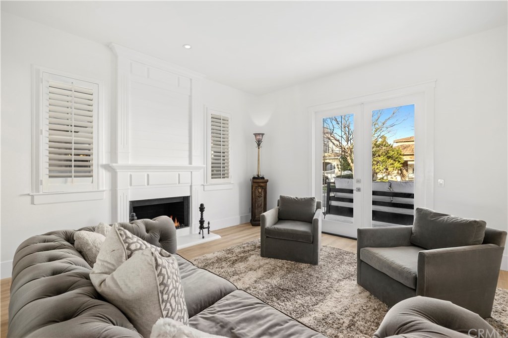 9 Seabluff Newport Beach, CA 92660 - Photo 3 of 39