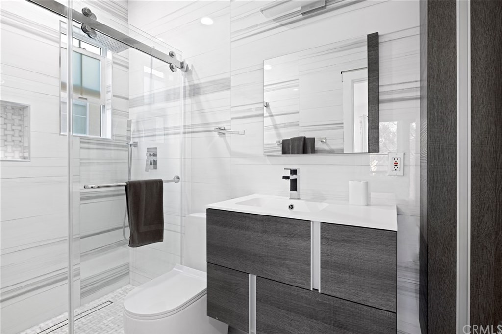 9 Seabluff Newport Beach, CA 92660 - Photo 24 of 39