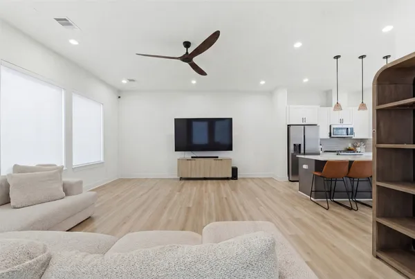 $3,000 | 8317 Brecha Lane, Houston, TX 77055