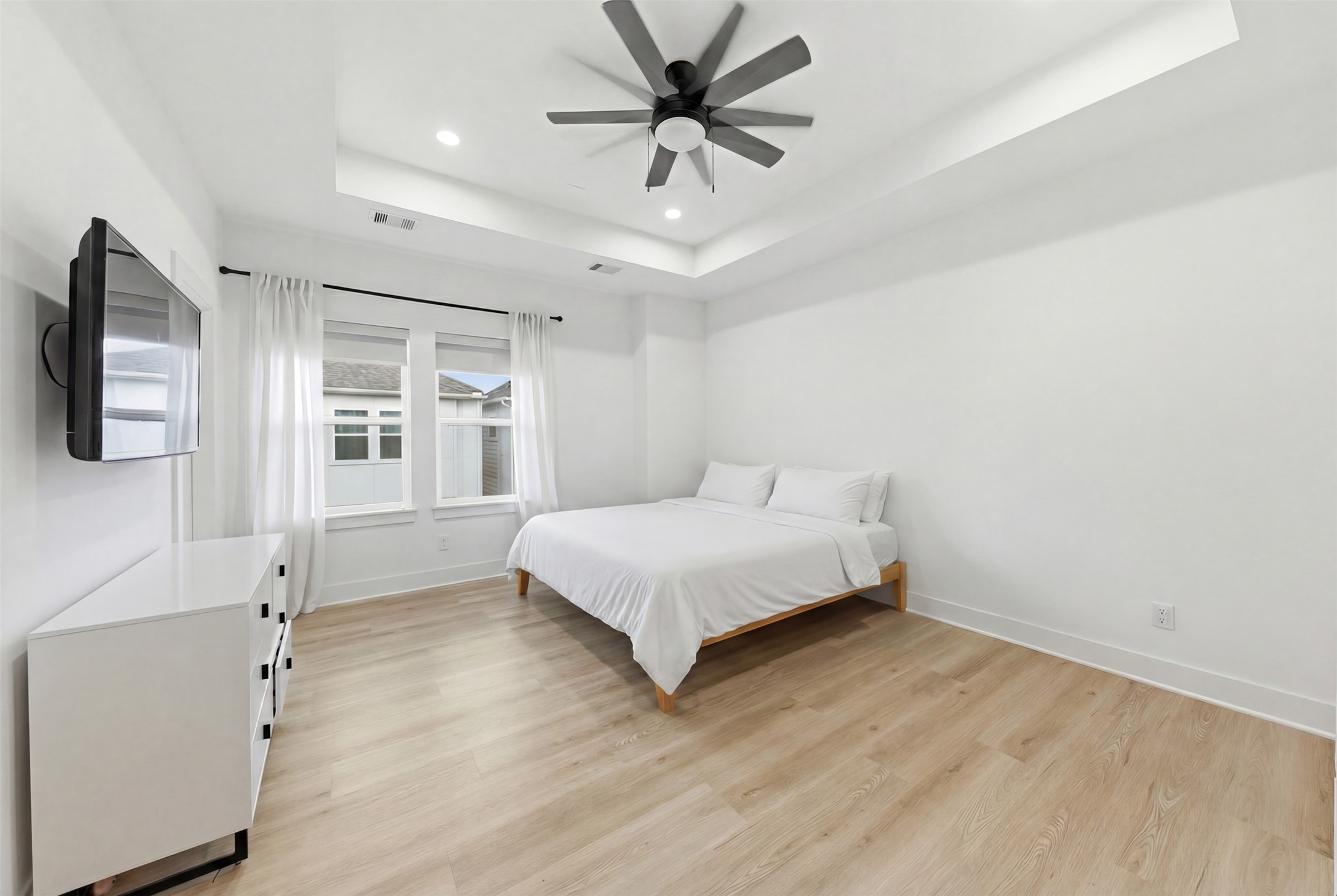 8317 Brecha Lane Houston, TX 77055 - Photo 7 of 13