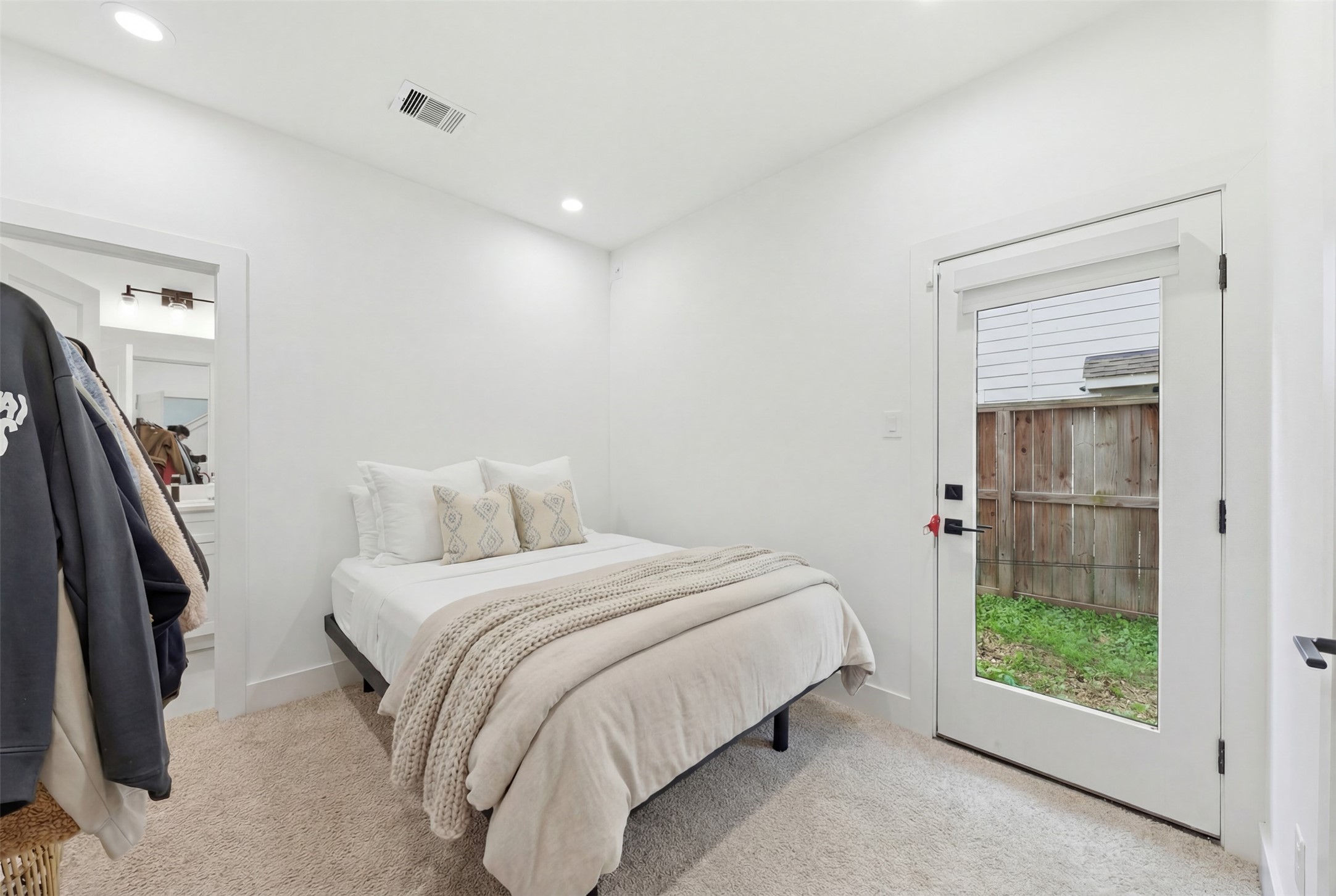 8317 Brecha Lane Houston, TX 77055 - Photo 9 of 13