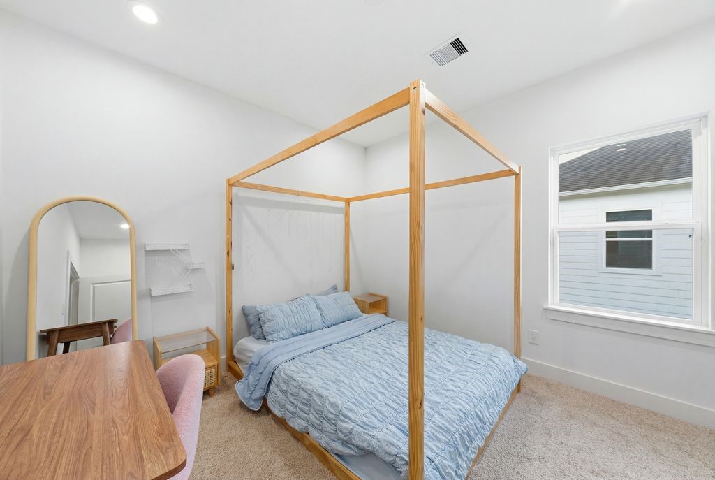 8317 Brecha Lane Houston, TX 77055 - Photo 10 of 13