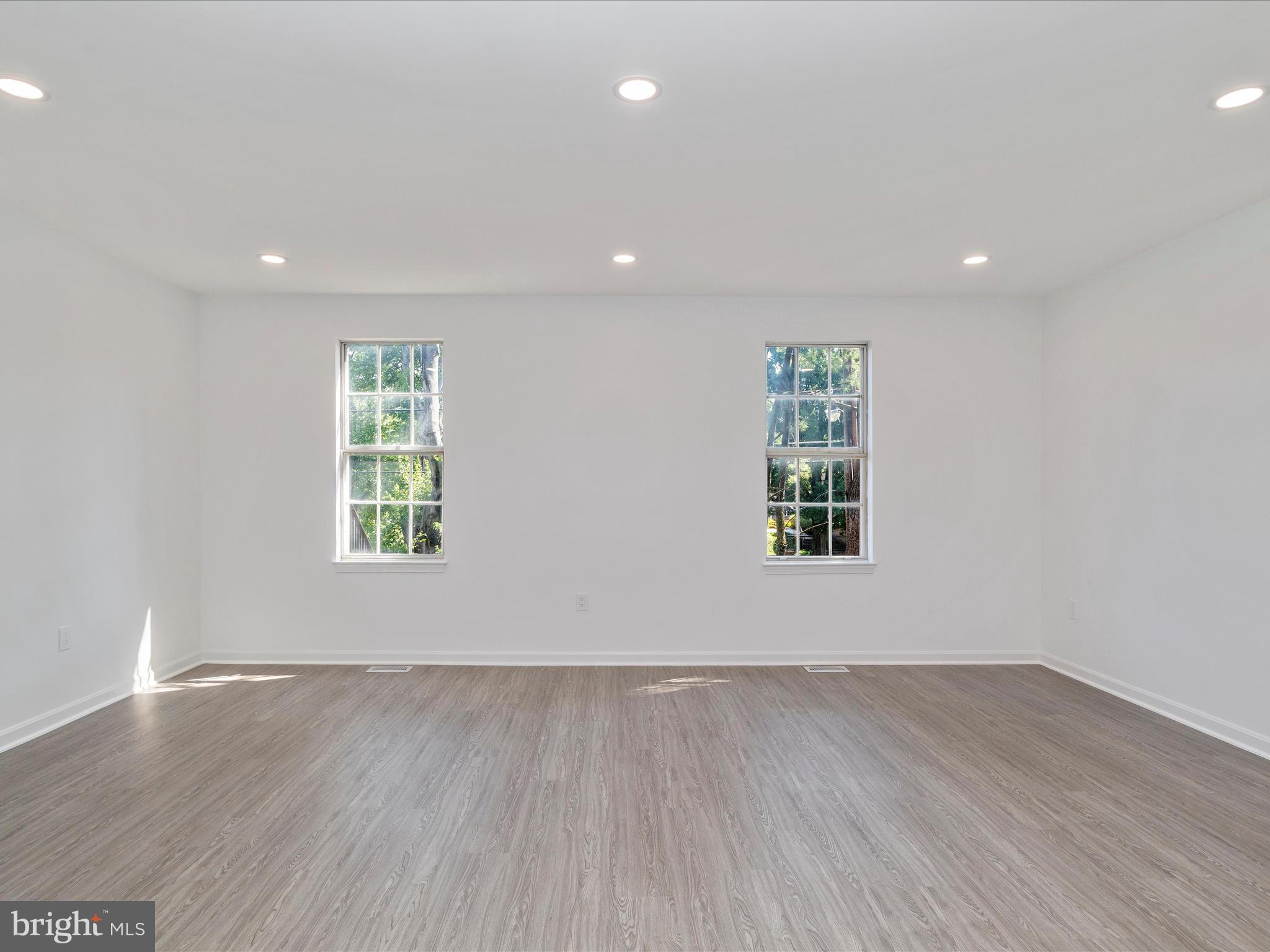 3930 Ferrara Drive Silver Spring, MD 20906 - Photo 12 of 45 Living Area