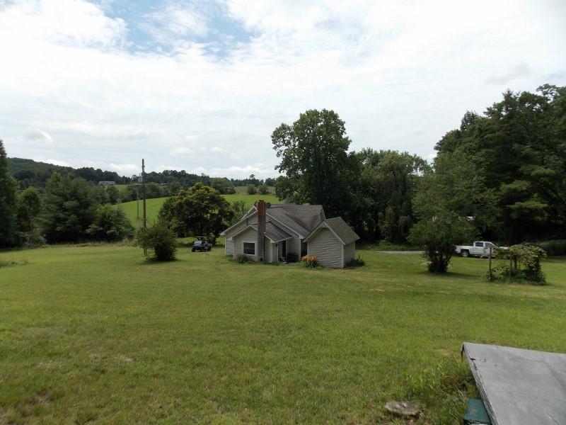 245 Wild Cherry Road Northeast Pilot, VA 24138 - Photo 17 of 37 DSCN8185 (800x600)
