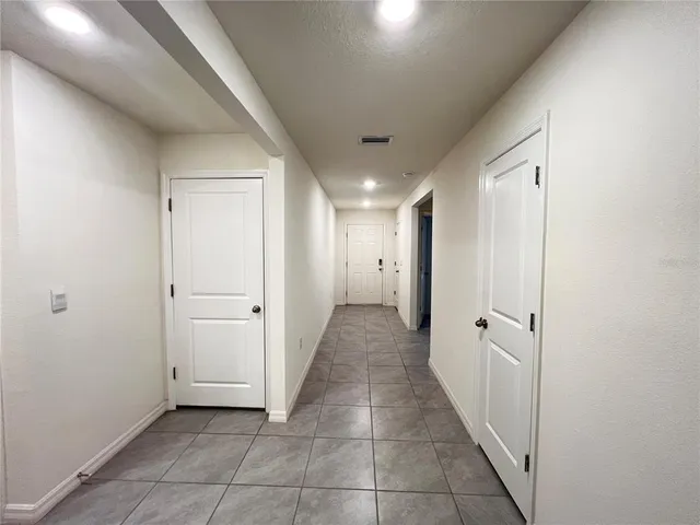 $1,899 | 586 West Twisted Oaks Drive, Beverly Hills, FL 34465