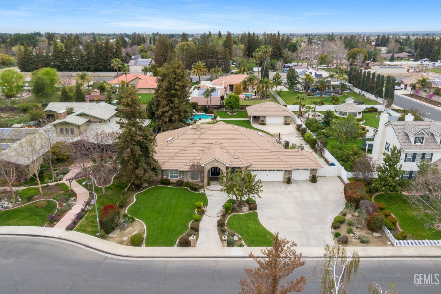 Undisclosed Address Bakersfield, CA 93314 - Photo 5 of 75