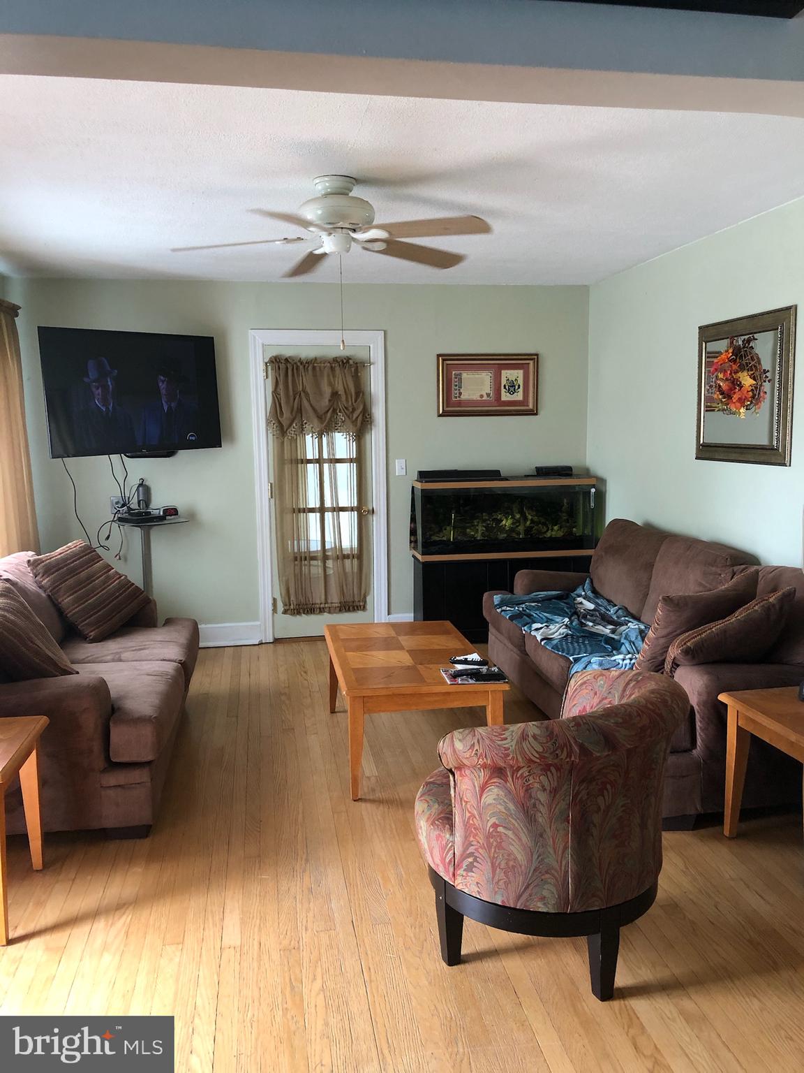 204 North Walnut Street Rising Sun, MD 21911 - Photo 4 of 19 Living Room