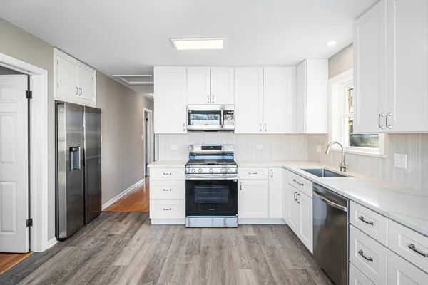 $489,900 | 9120 West 26th Place, Brookfield, IL 60513