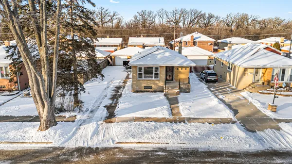 $489,900 | 9120 West 26th Place, Brookfield, IL 60513