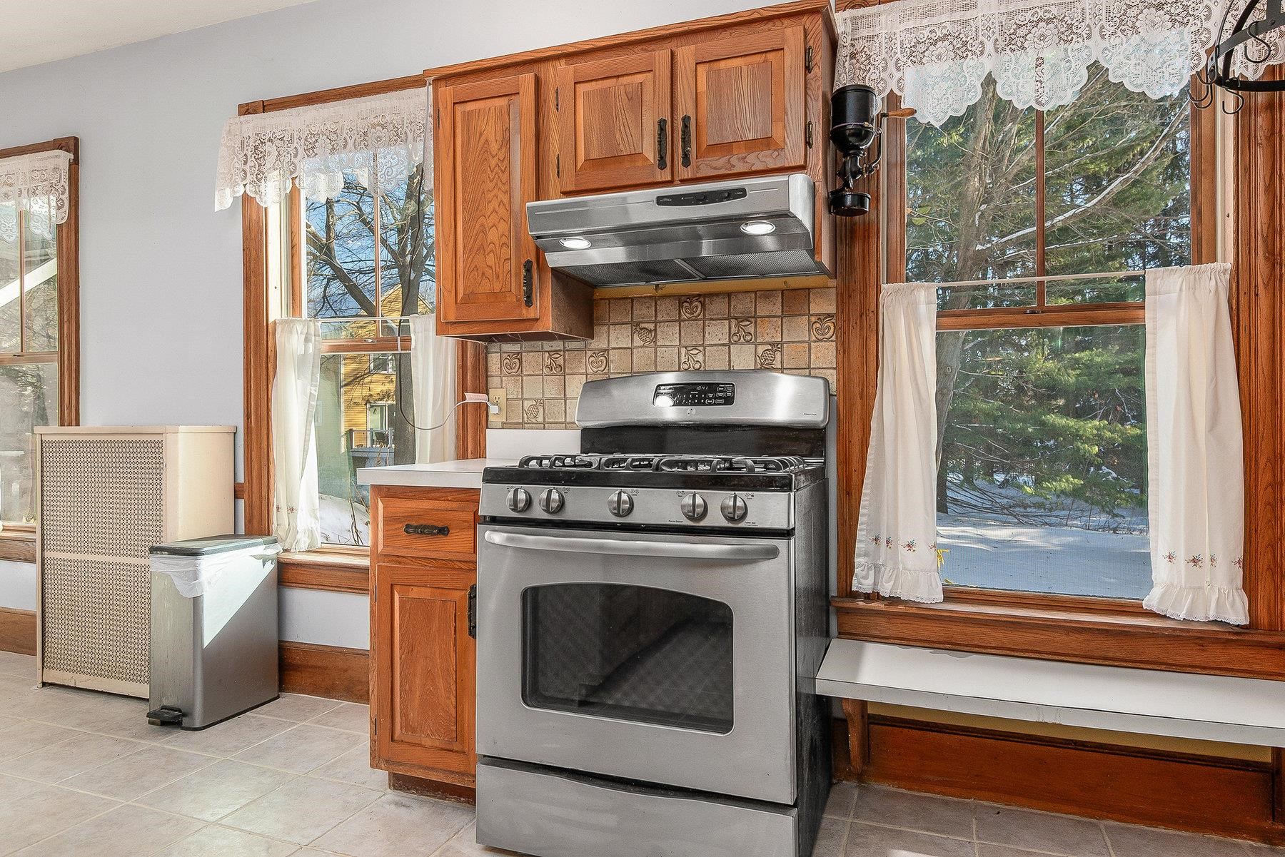 26 Hampton Road Exeter, NH 03833 - Photo 10 of 37