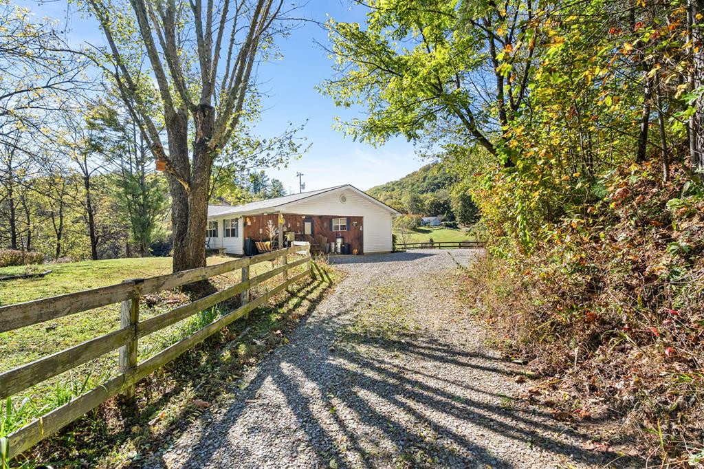 185 Clate Fain Road Murphy, NC 28906 - Photo 1 of 40 Main View