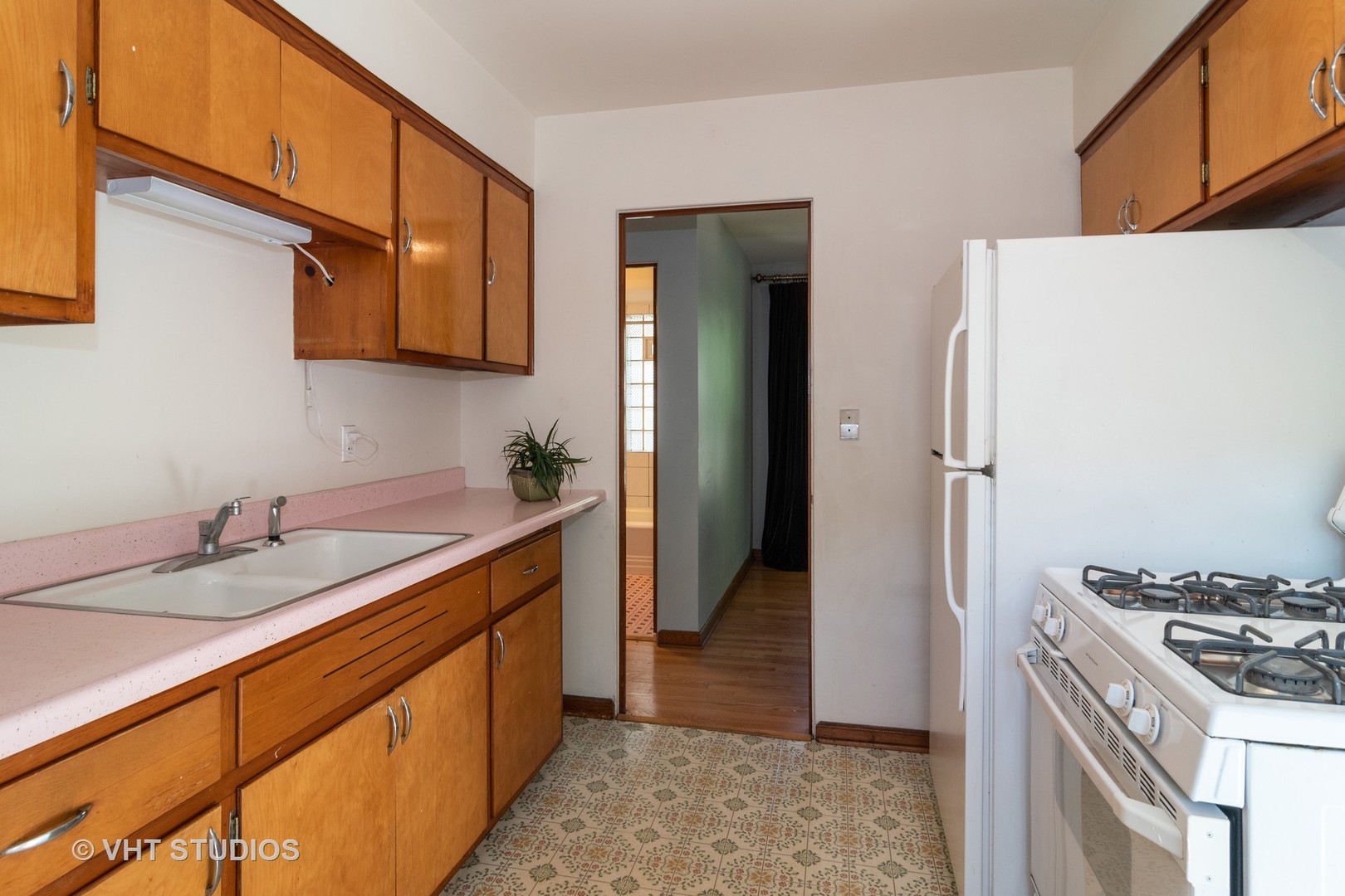 435 Selborne Road Riverside, IL 60546 - Photo 4 of 16