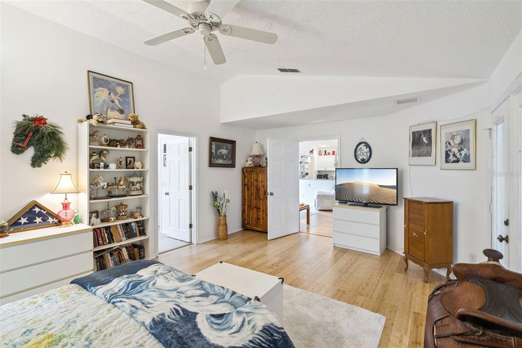 109 Hunter Point Court DeBary, FL 32713 - Photo 16 of 29 a bedroom with furniture and a bed