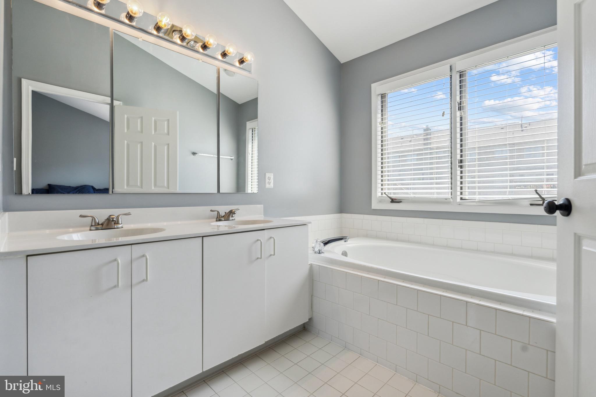 19 Stridesham Court Baltimore, MD 21209 - Photo 13 of 24 Primary Bathroom