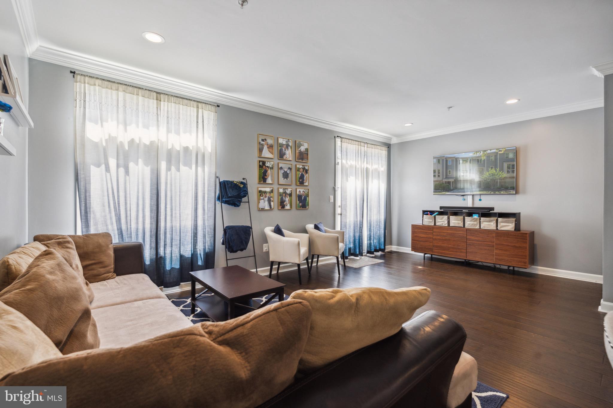 19 Stridesham Court Baltimore, MD 21209 - Photo 3 of 24 Main living area