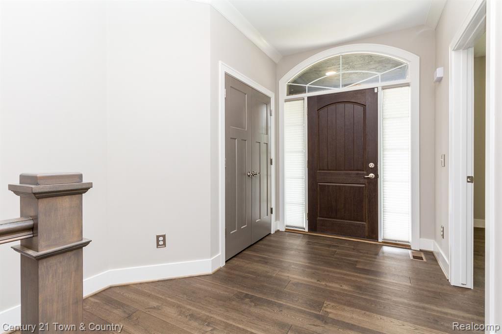 1013 Birkshire Ridge Rochester Hills, MI 48307 - Photo 5 of 47