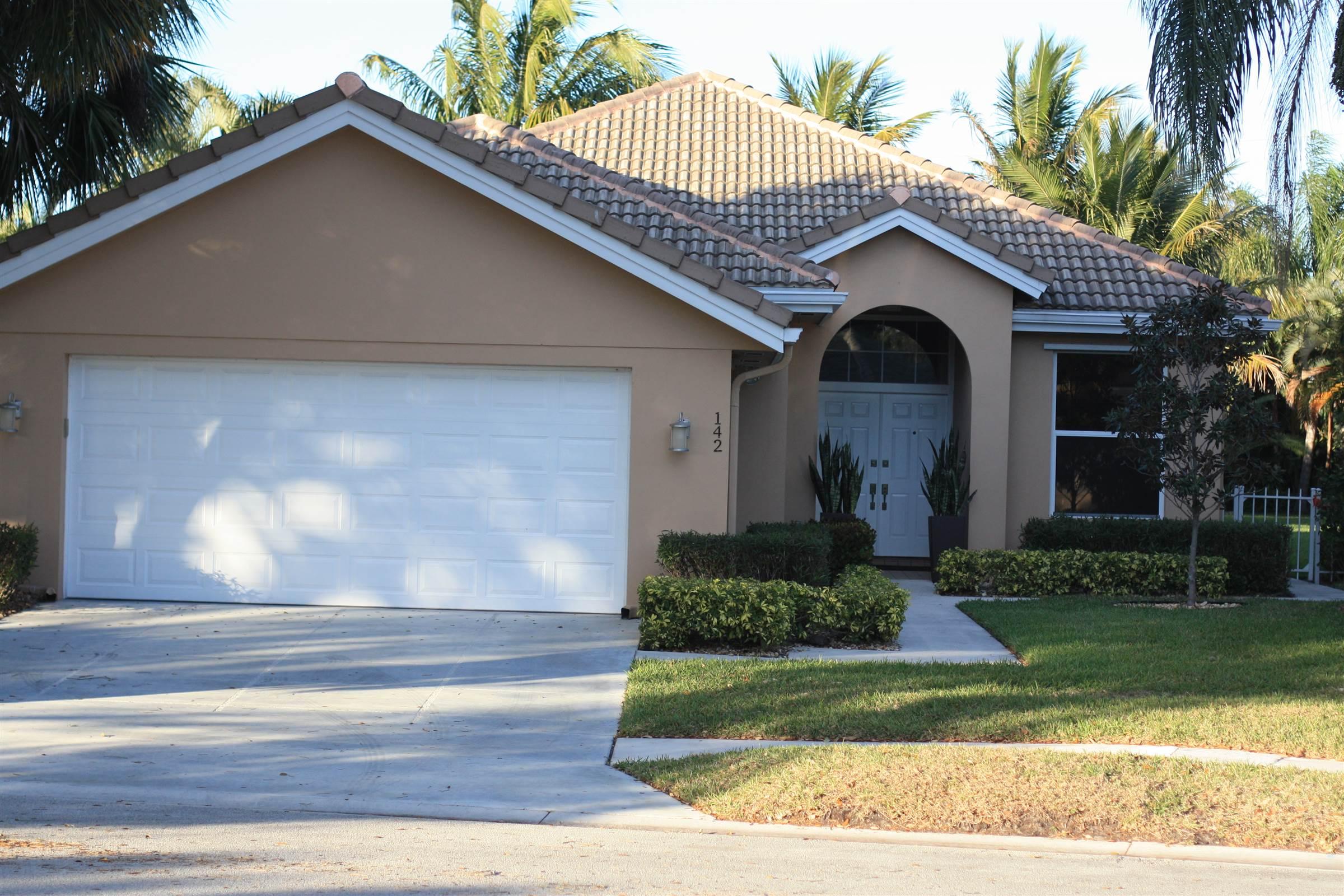 142 East Hampton Way Jupiter, FL 33458 - Photo 1 of 20 Exterior Front