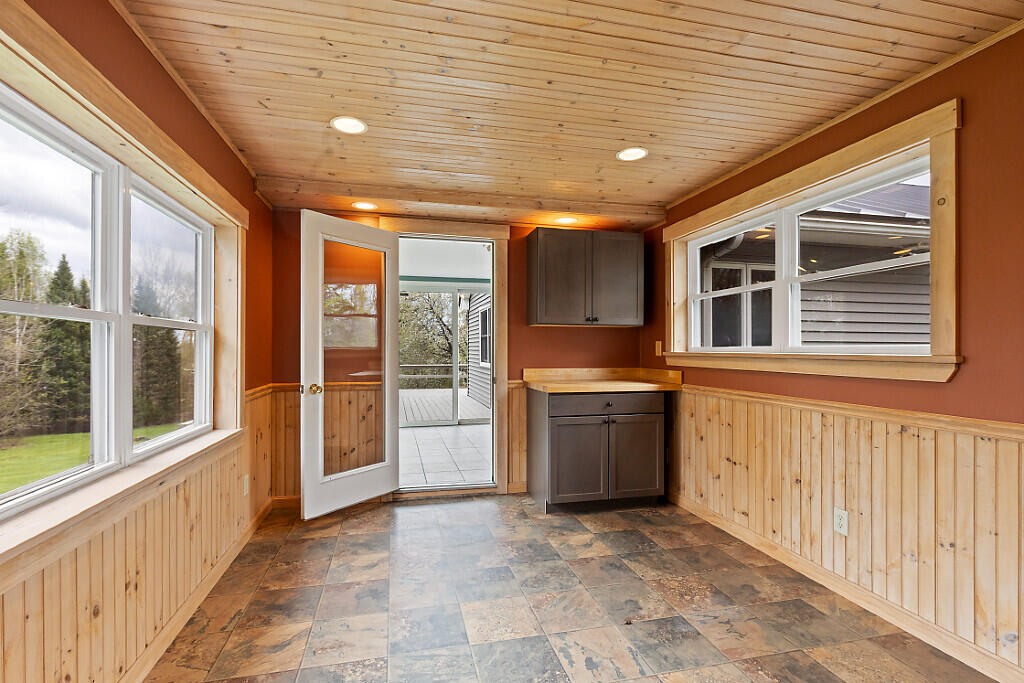 222 Ward Road Augusta, ME 04330 - Photo 3 of 47 Sunporch/breezeway to kitchen