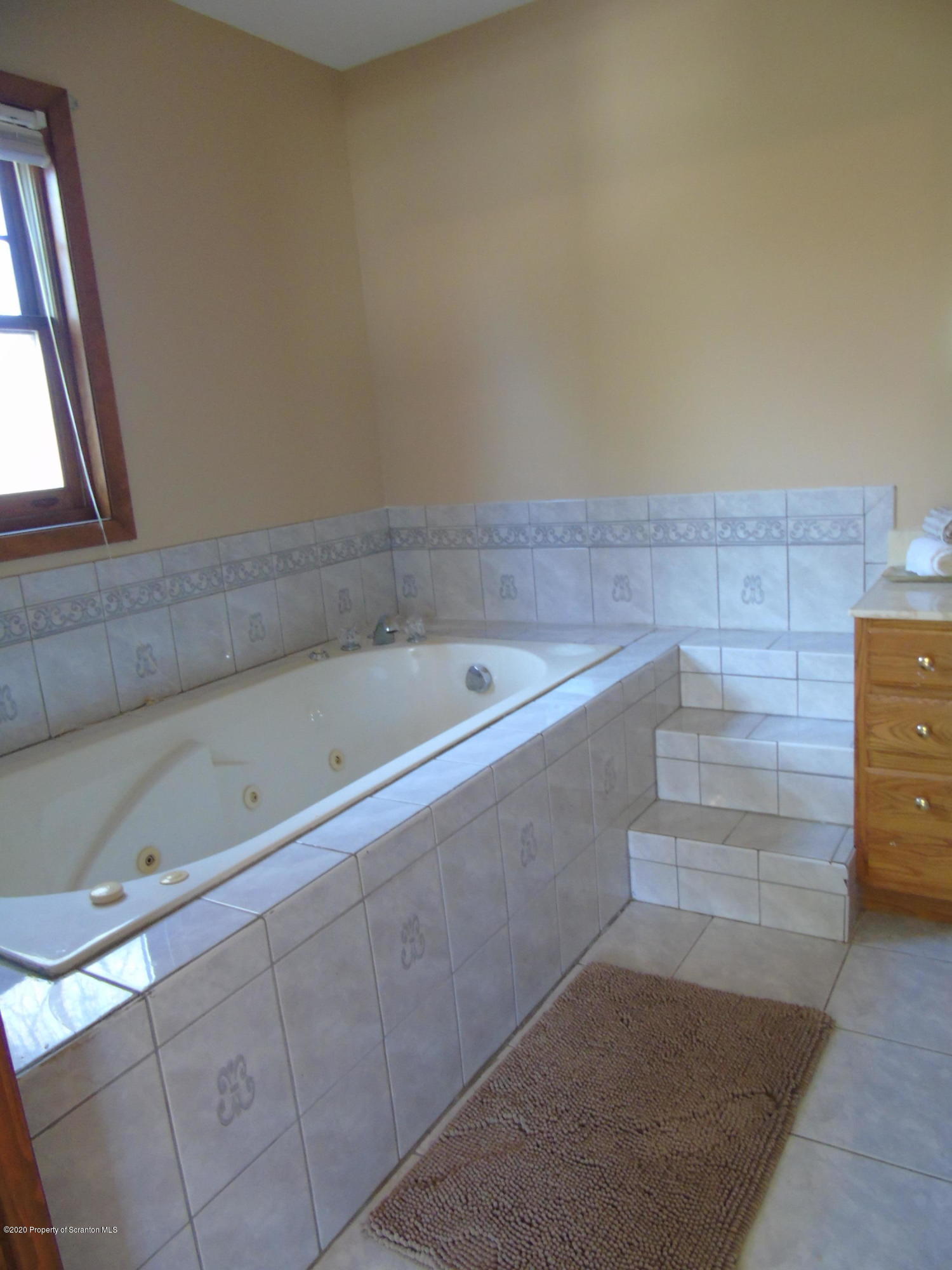 178-180 T Rte 318 Moscow, PA 18444 - Photo 11 of 30 Gallery Image 11