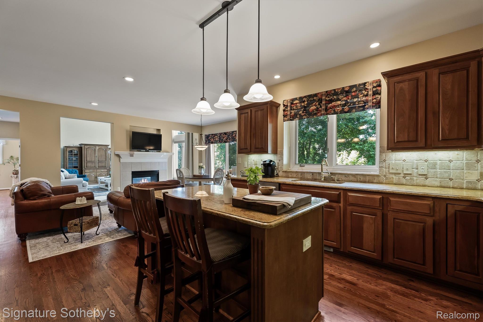 602 Appoline Court Rochester, MI 48307 - Photo 9 of 37 13-Appoline-41.jpg