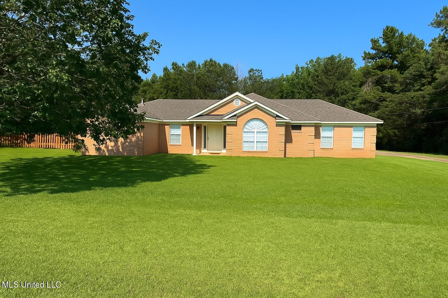 70 Yarbrough Loop Holly Springs, MS 38635 - Photo 1 of 17 DCFAFC20-A840-4295-BB26-2D16BC868347