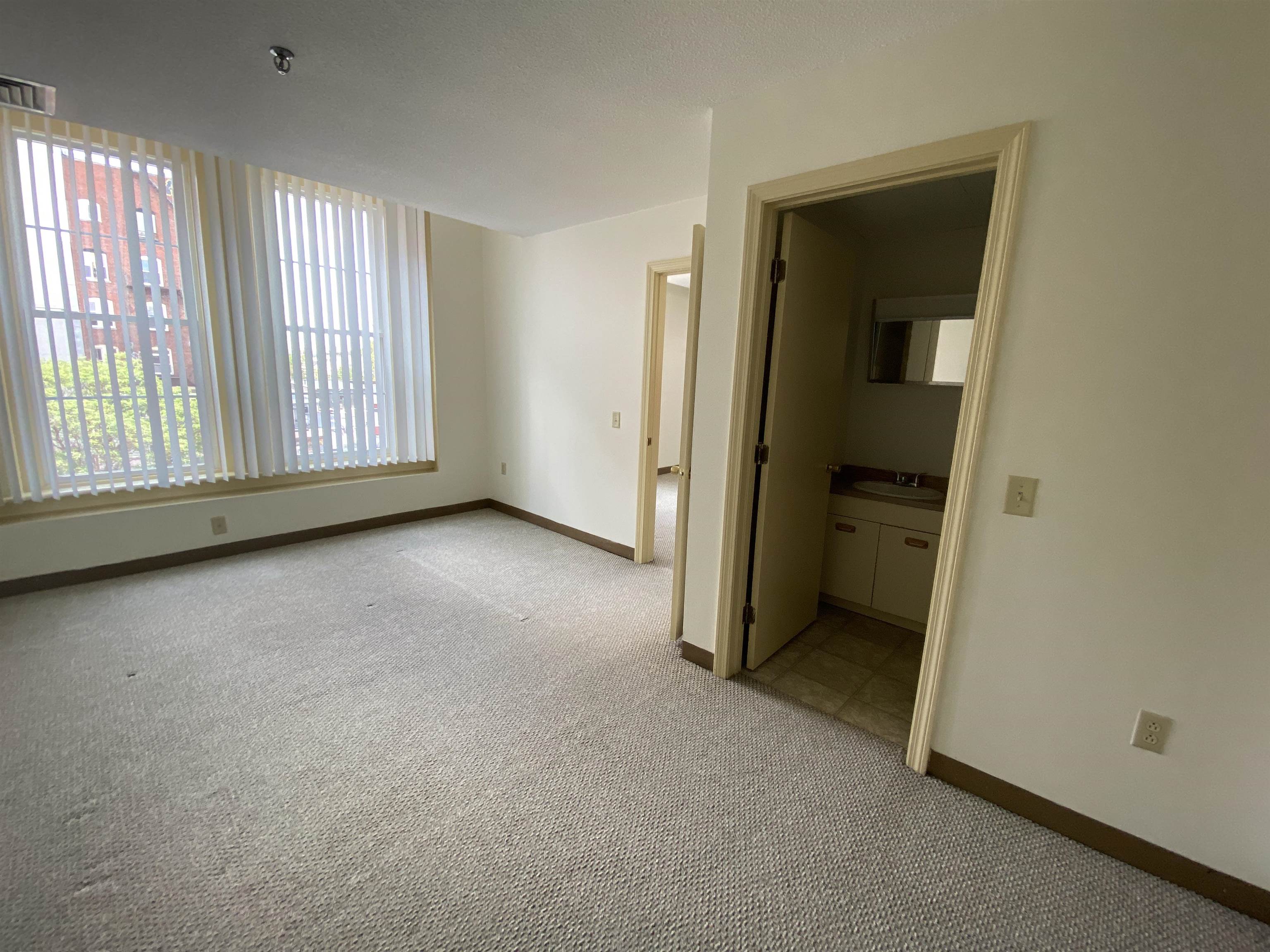 30 Hanover Street, Unit 303 Manchester, NH 03101 - Photo 24 of 43