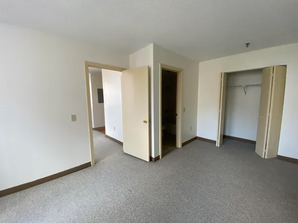$1,613 | 30 Hanover Street, Unit 303, Manchester, NH 03101