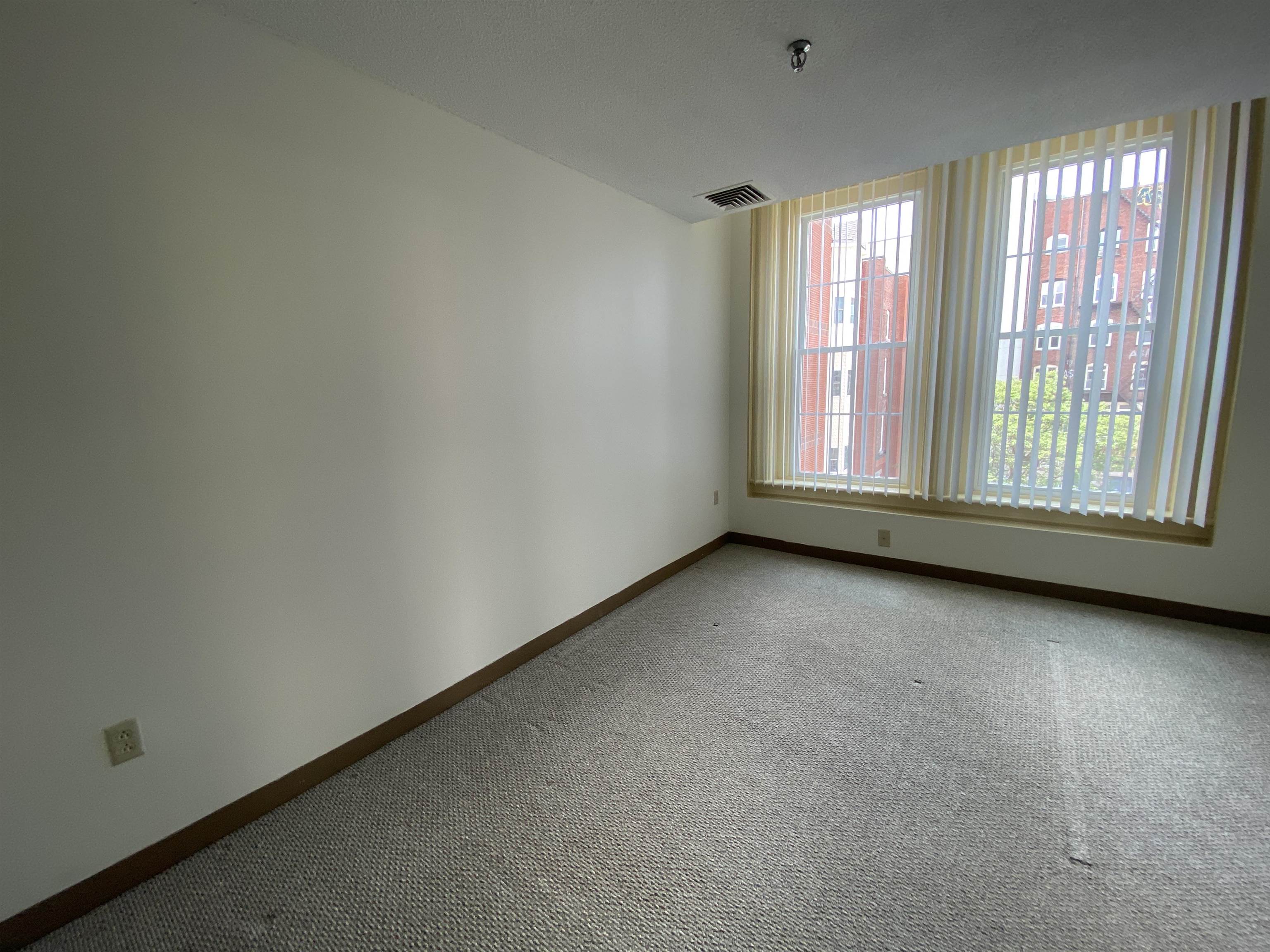 30 Hanover Street, Unit 303 Manchester, NH 03101 - Photo 27 of 43