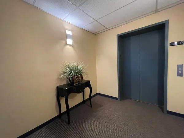 $1,613 | 30 Hanover Street, Unit 303, Manchester, NH 03101