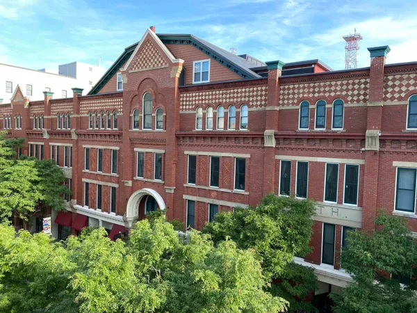 $1,613 | 30 Hanover Street, Unit 303, Manchester, NH 03101