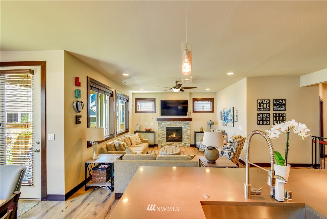 19411 Meridian Place West Bothell, WA 98012 - Photo 3 of 24