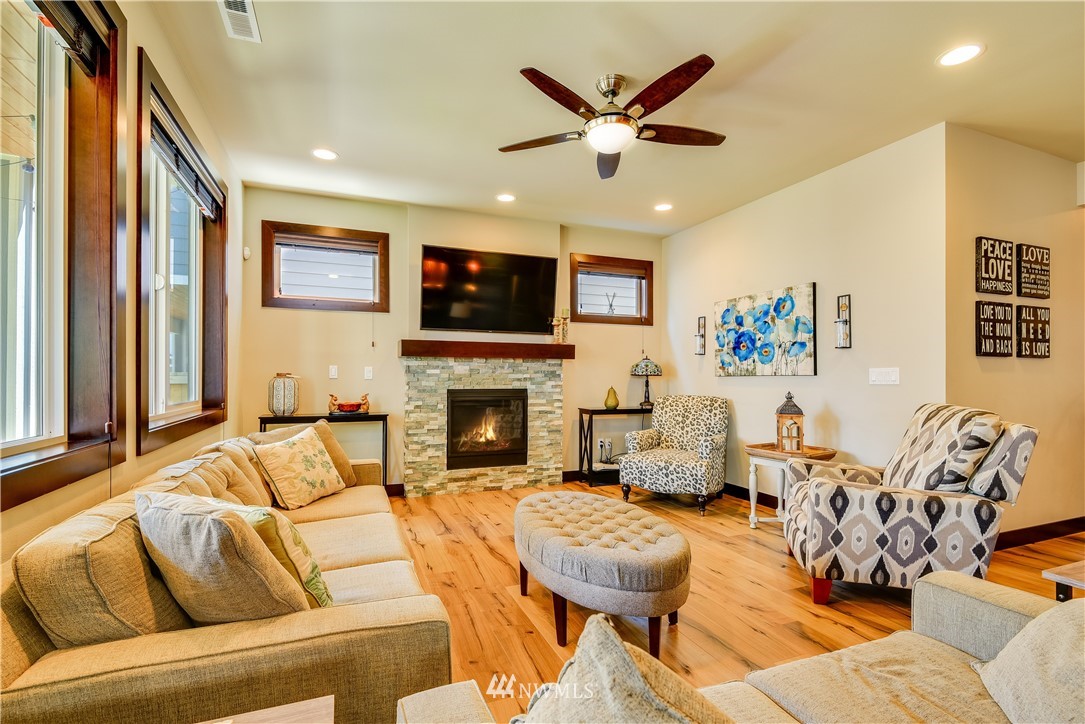 19411 Meridian Place West Bothell, WA 98012 - Photo 4 of 24