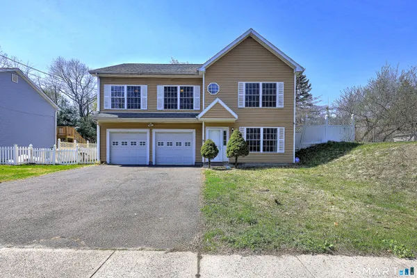 $469,900 | 625 Evers Street, Bridgeport, CT 06610