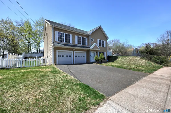 $469,900 | 625 Evers Street, Bridgeport, CT 06610