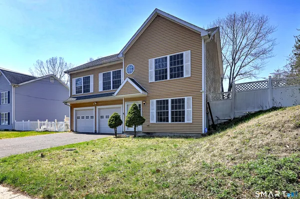 $469,900 | 625 Evers Street, Bridgeport, CT 06610