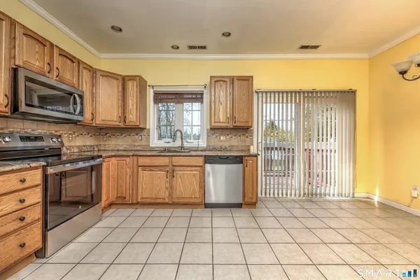 $469,900 | 625 Evers Street, Bridgeport, CT 06610