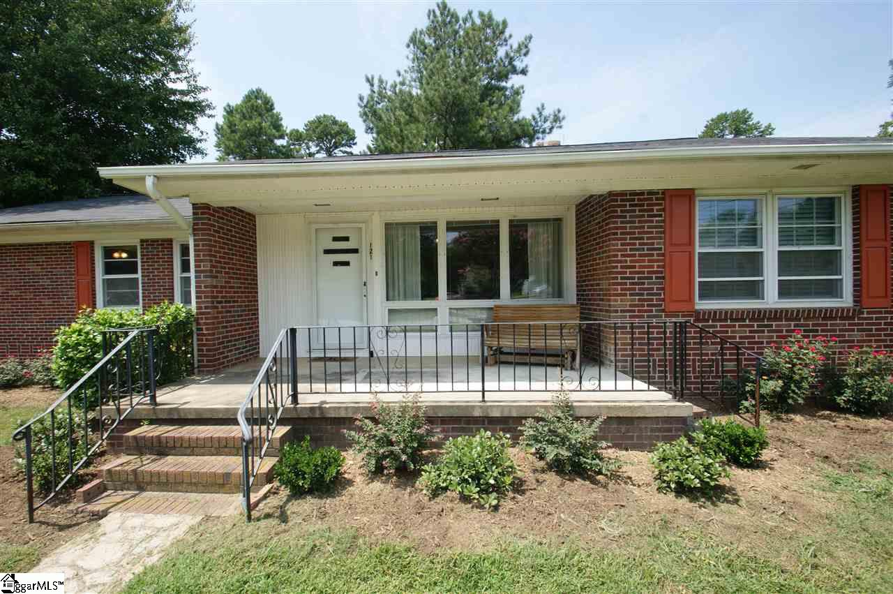 121 Weathers Circle Fountain Inn, SC 29644 - Photo 2 of 19