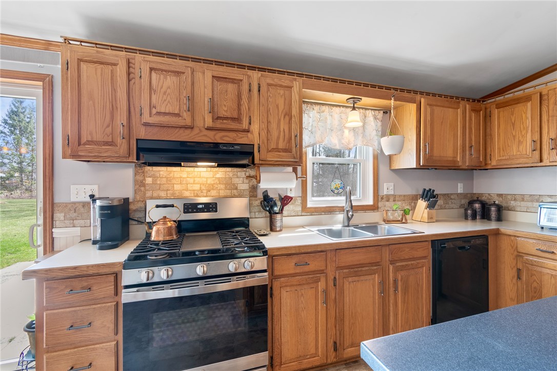 7 Forest Brook Road Schroeppel, NY 13135 - Photo 9 of 33