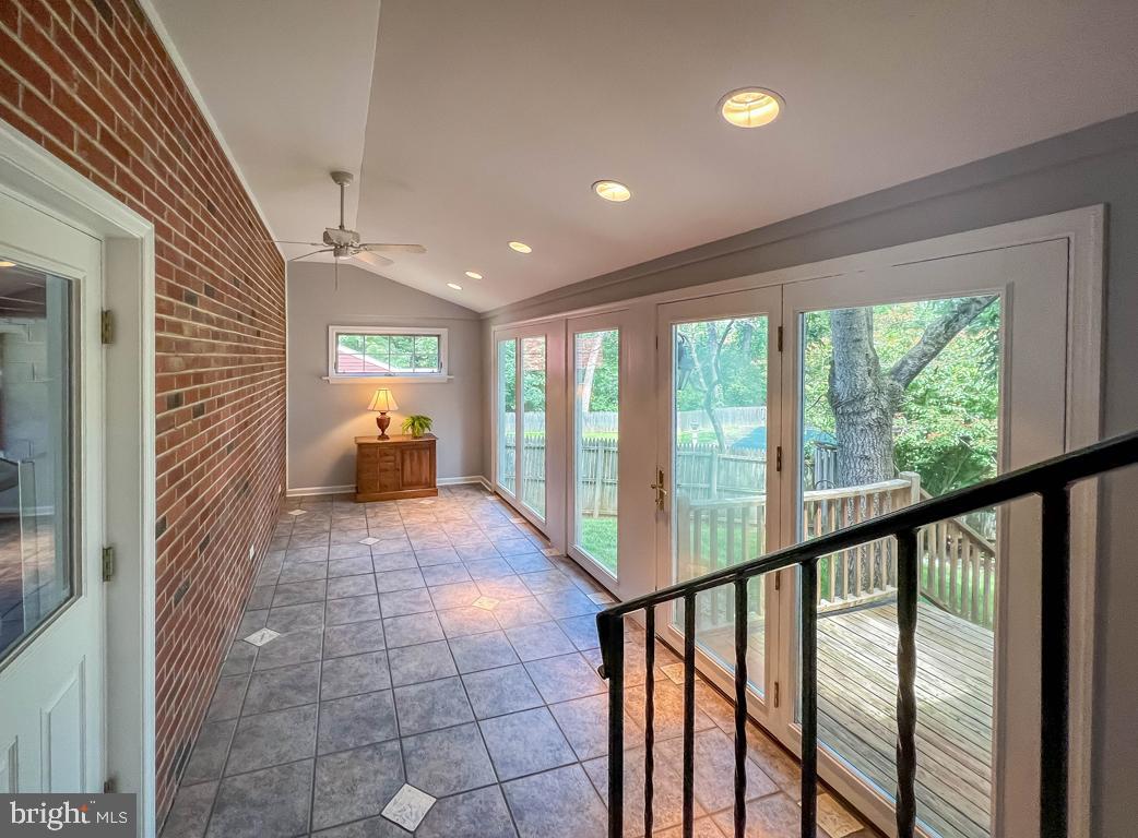 1918 Westover Road Yardley, PA 19067 - Photo 11 of 43 3 Season Rm/Breezeway