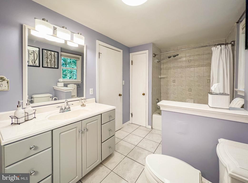 1918 Westover Road Yardley, PA 19067 - Photo 24 of 43 Second Fl Bath
