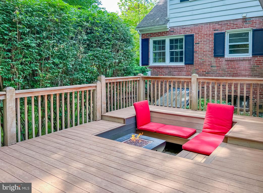 1918 Westover Road Yardley, PA 19067 - Photo 37 of 43 Side Section of Deck