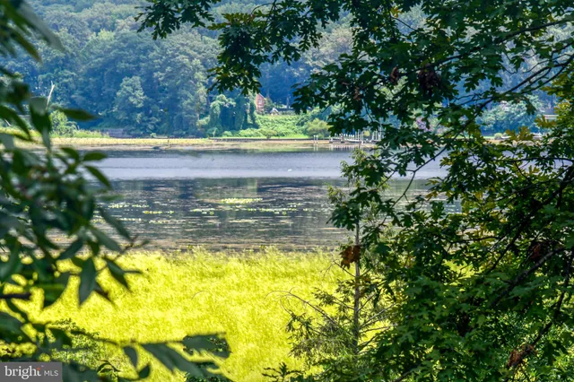 $819,990 | 3203 Riverview Drive, Triangle, VA 22172