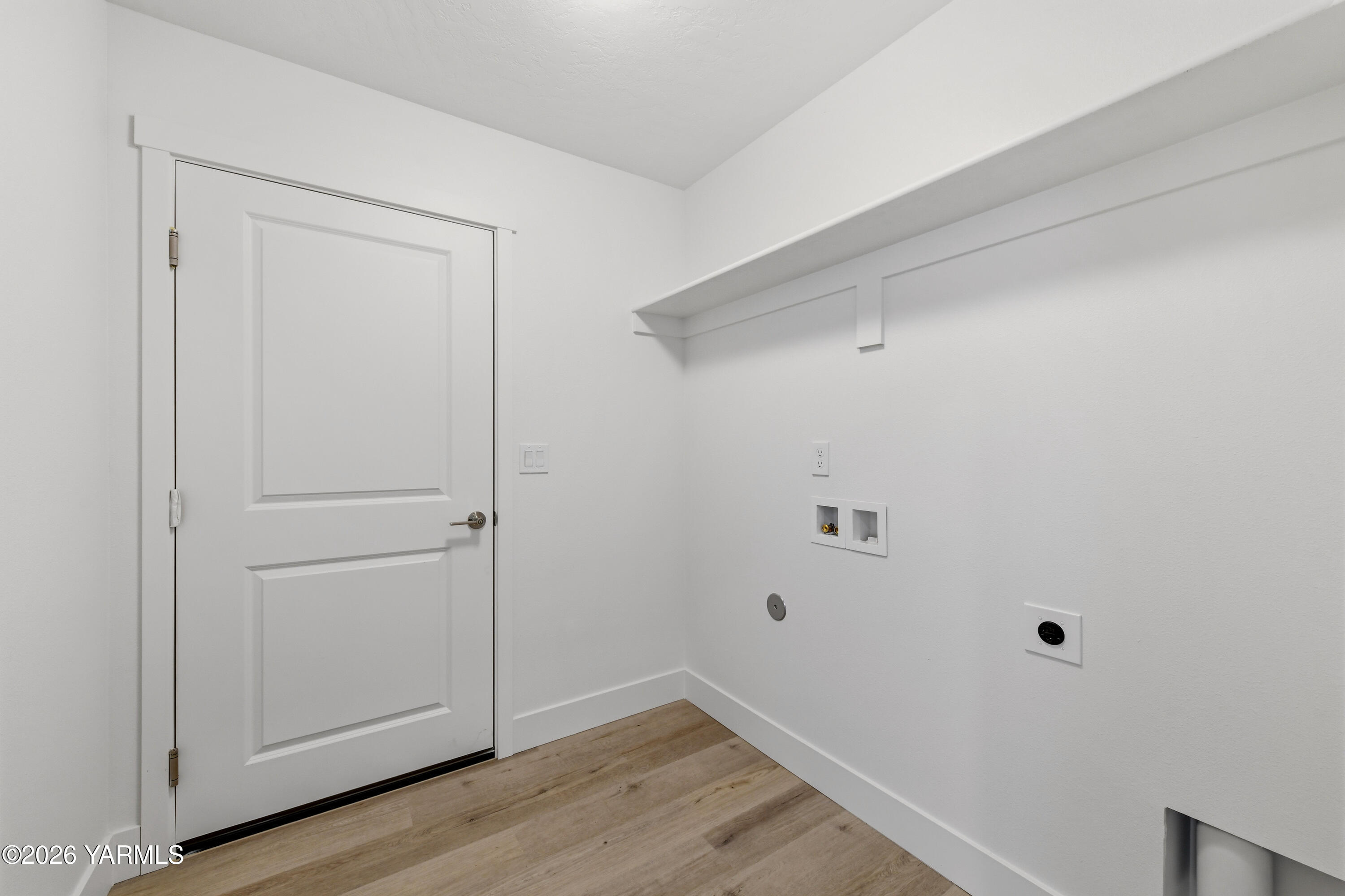 606 Grapevine Street, Unit PHASE 3 LOT 8) SPEC Grandview, WA 98930 - Photo 24 of 28 a view of room