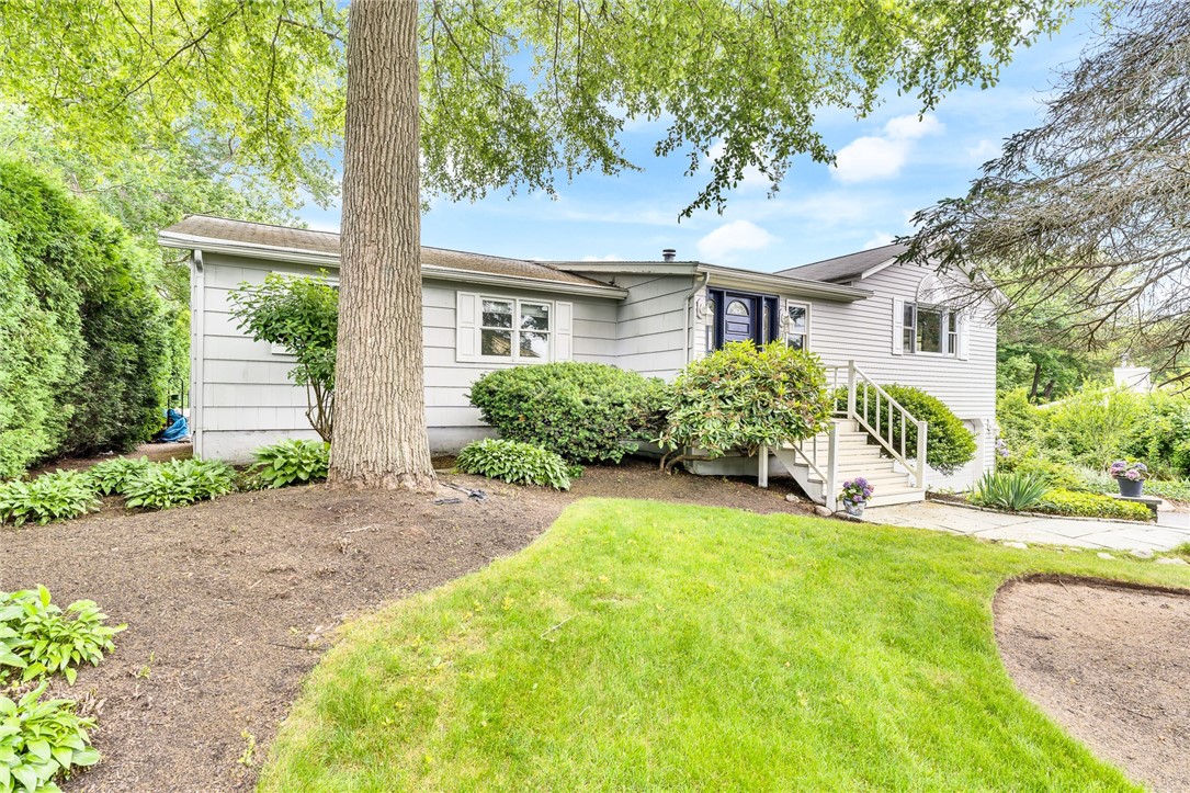 20 Yellow Birch Road Narragansett, RI 02882 - Photo 1 of 43 Gallery Image 1