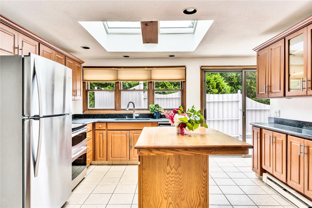 20 Yellow Birch Road Narragansett, RI 02882 - Photo 12 of 43 Gallery Image 12