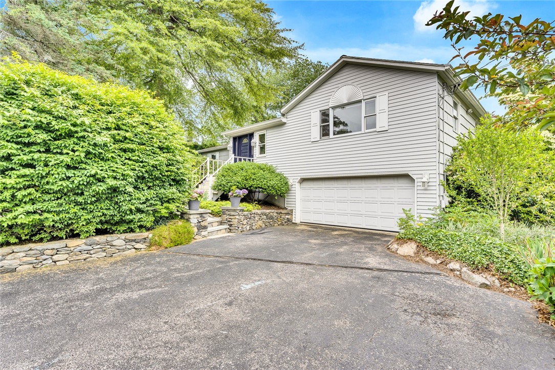 20 Yellow Birch Road Narragansett, RI 02882 - Photo 3 of 43 Gallery Image 3