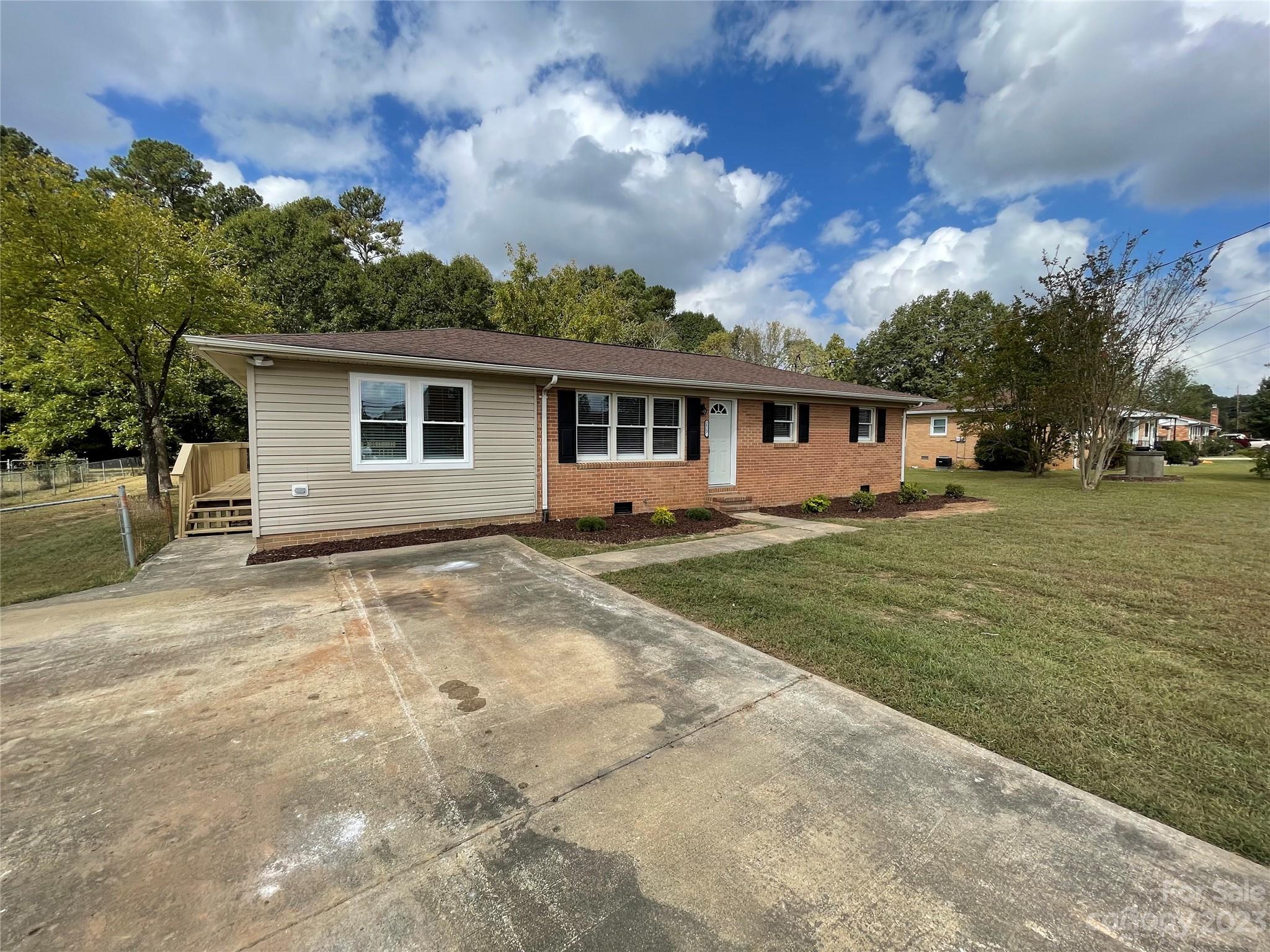 3823 Little Mountain Road Gastonia, NC 28056 - Photo 3 of 37 Gallery Image 3