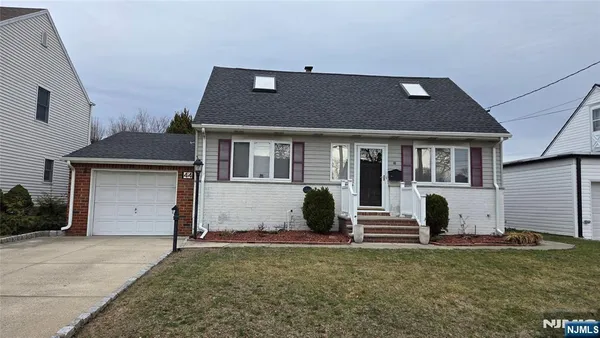 $4,000 | 44 South Drive, Rochelle Park, NJ 07662