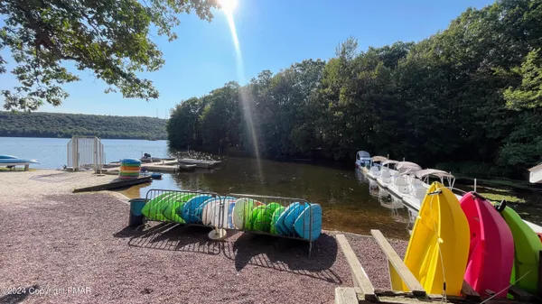 $340,000 | 35 Falcon Run Lake, Lake Harmony, PA 18624